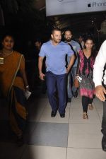 Salman Khan snapped at Airport on 21st Oct 2015